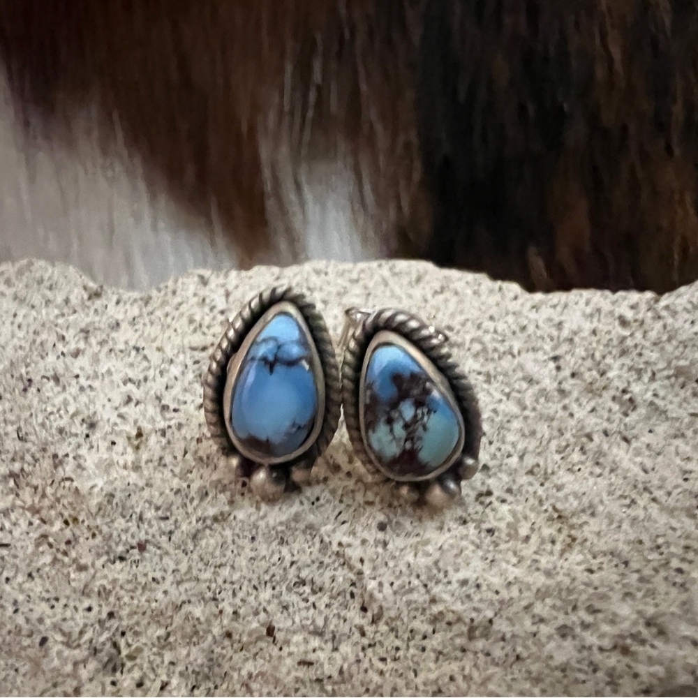 ❤️ Golden Hills Turquoise Navajo Style Matte Teardrop Sterling 925 Stud Earrings - Picture 6 of 13